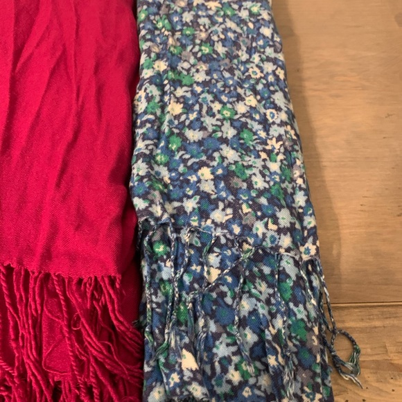 Bundle of 5 scarves - Picture 4 of 4